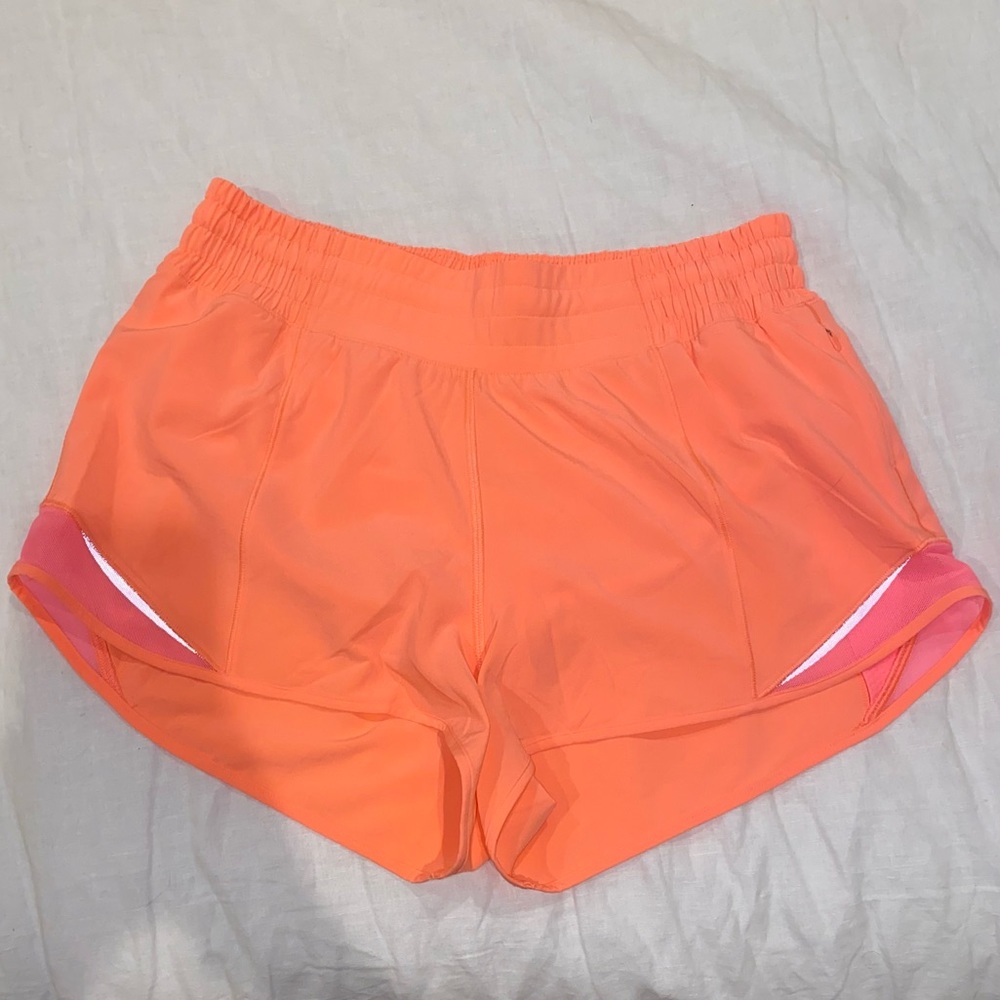 Lululemon Hotty Hot High-Rise Short 2.5”